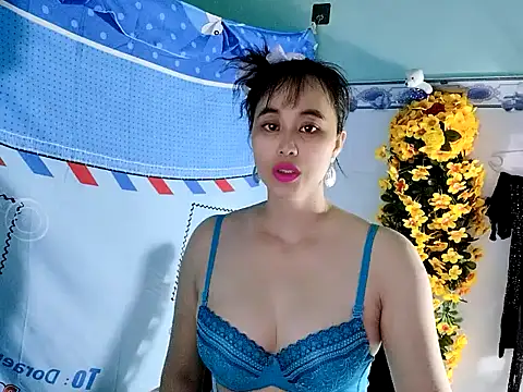 Snapshot of emgaixinhngoan chatting on October 1, 2025, 3:51 pm emgaixinhngoan online show from October 1, 2025, 3:51 pm