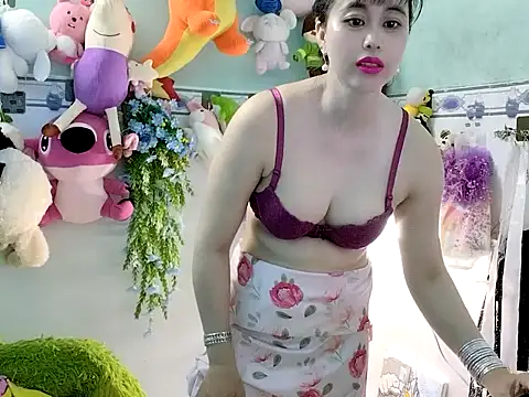 Snapshot of emgaixinhngoan chatting on October 15, 2025, 12:55 am emgaixinhngoan online show from October 15, 2025, 12:55 am