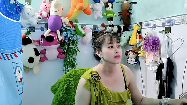 Snapshot of emgaixinhngoan chatting on October 21, 2025, 9:43 am emgaixinhngoan online show from October 21, 2025, 9:43 am