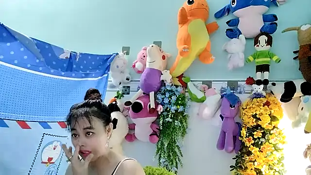 Snapshot of emgaixinhngoan chatting on October 22, 2025, 11:26 pm emgaixinhngoan online show from October 22, 2025, 11:26 pm