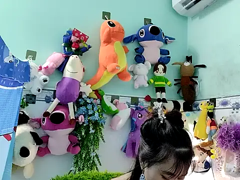 Snapshot of emgaixinhngoan chatting on October 27, 2025, 4:44 pm emgaixinhngoan online show from October 27, 2025, 4:44 pm