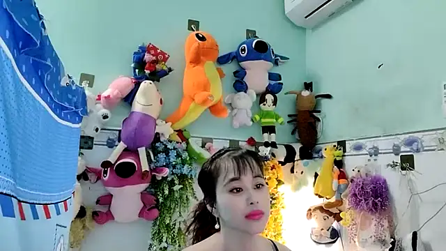 Snapshot of emgaixinhngoan chatting on October 31, 2025, 3:29 am emgaixinhngoan online show from October 31, 2025, 3:29 am