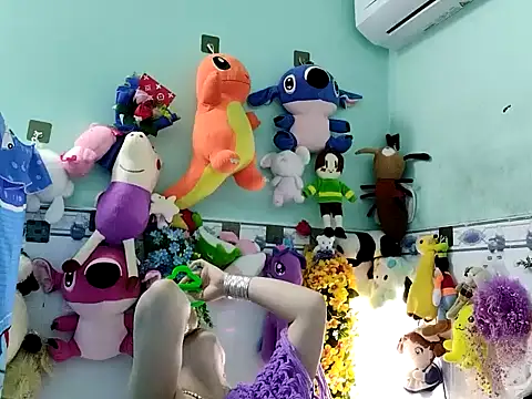 Snapshot of emgaixinhngoan chatting on November 7, 2025, 12:54 am emgaixinhngoan online show from November 7, 2025, 12:54 am