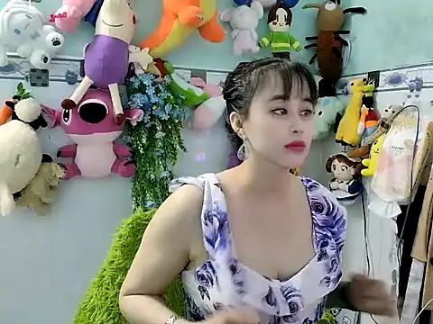 Snapshot of emgaixinhngoan chatting on November 12, 2025, 2:45 am emgaixinhngoan online show from November 12, 2025, 2:45 am