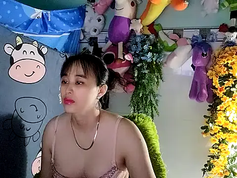 Snapshot of emgaixinhngoan chatting on November 17, 2025, 4:18 am emgaixinhngoan online show from November 17, 2025, 4:18 am