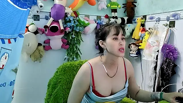 Snapshot of emgaixinhngoan chatting on November 17, 2025, 4:24 pm emgaixinhngoan online show from November 17, 2025, 4:24 pm