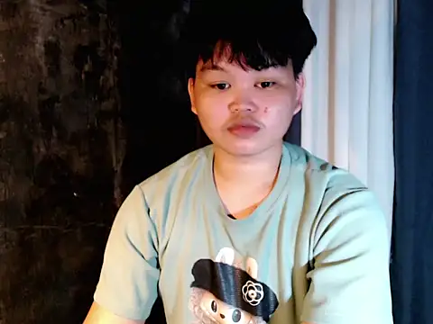 Reynelcock online show from October 16, 2025, 4:52 pm