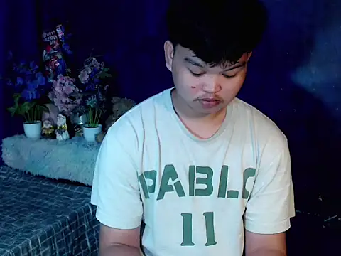 Reynelcock online show from February 19, 2026, 3:35 am