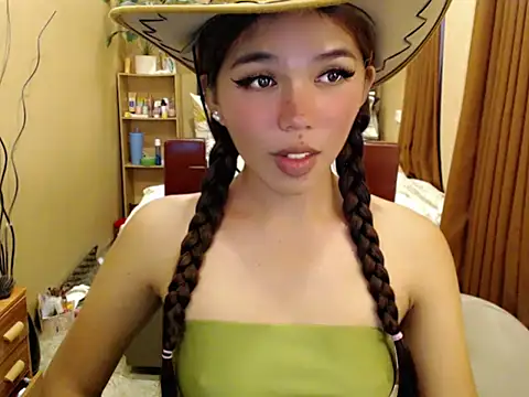 urswtasian chesca online show from May 26, 2026, 5:36 am