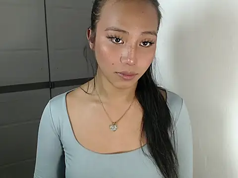 sweetiie caren online show from March 8, 2026, 12:53 pm