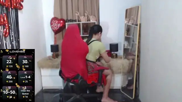 Snapshot of RebeccaTs chatting on February 14, 2026, 10:12 am RebeccaTs online show from February 14, 2026, 10:12 am