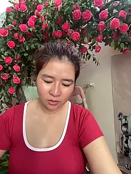 Snapshot of Bollozzy_89 chatting on October 9, 2025, 4:32 am Bollozzy 89 online show from October 9, 2025, 4:32 am