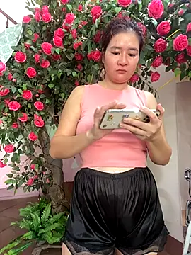 Snapshot of Bollozzy_89 chatting on October 10, 2025, 4:55 am Bollozzy 89 online show from October 10, 2025, 4:55 am