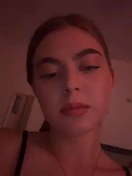 YoungLeo2006 online show from September 24, 2025, 7:50 pm