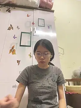 meomeo2k6 online show from October 24, 2025, 6:21 am