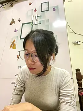 meomeo2k6 online show from November 6, 2025, 1:56 pm