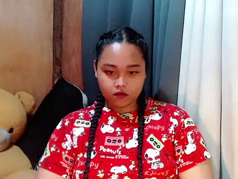  Lylia online show from December 2, 2025, 8:04 pm