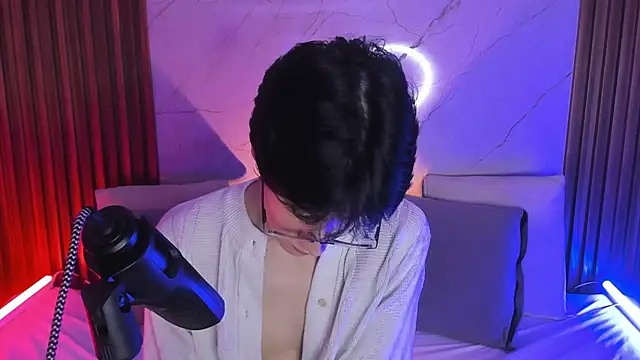 luixdust  online show from September 26, 2025, 7:01 am