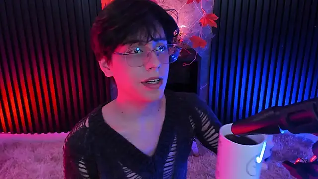 luixdust  online show from September 30, 2025, 4:50 am