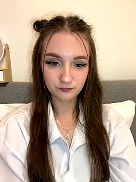 AdelinaEmber online show from November 18, 2025, 11:47 am