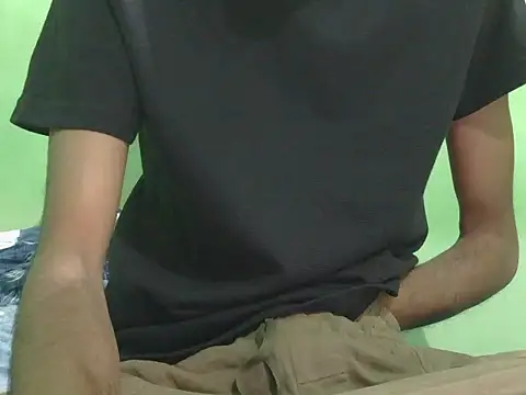 Snapshot of rockyy23boy chatting on December 17, 2025, 6:58 pm rockyy23boy online show from December 17, 2025, 6:58 pm