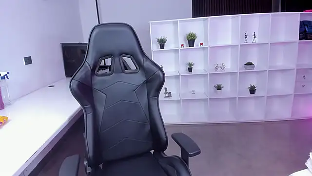 megan bigboobs  online show from October 29, 2025, 11:01 am