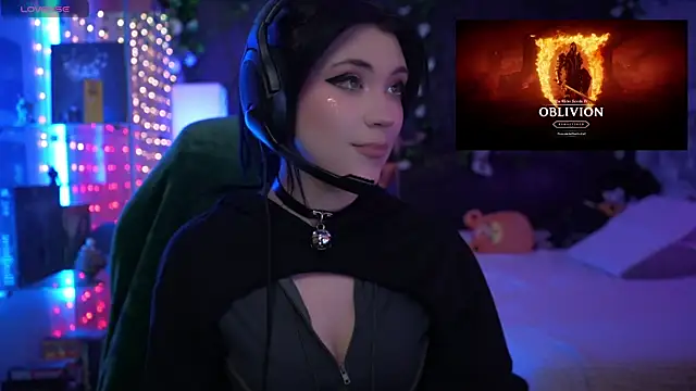 littlelune online show from January 5, 2026, 11:08 pm