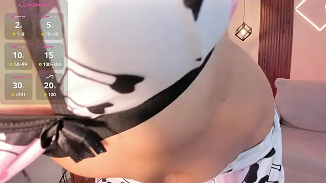 Miiaa jones online show from October 13, 2025, 1:11 pm