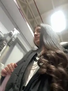 Snapshot of Isabella21_ chatting on February 22, 2026, 12:23 am Isabella21 online show from February 22, 2026, 12:23 am