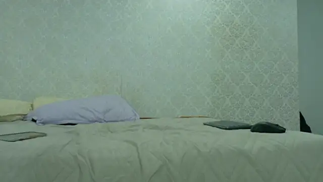 BeccaReedd online show from November 20, 2025, 11:21 am