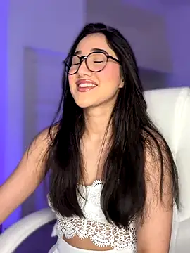 Snapshot of julieta_jhonss chatting on January 7, 2026, 12:02 am julieta jhonss online show from January 7, 2026, 12:02 am