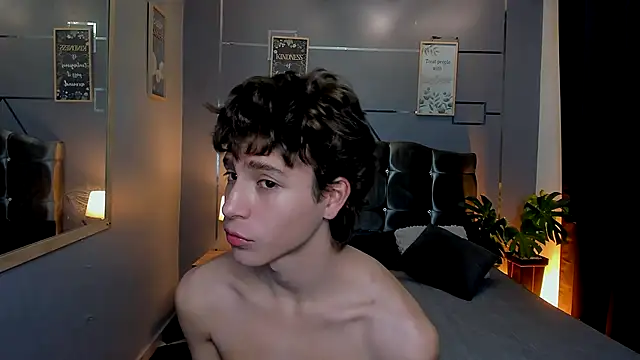 Christopher 77 online show from October 17, 2025, 1:57 pm