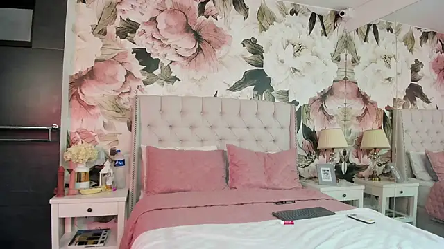 MaddyMay  online show from November 7, 2025, 8:42 pm