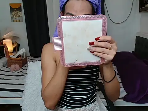 AmayaWang online show from September 25, 2025, 7:01 am