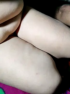 Snapshot of only-injoy chatting on November 14, 2025, 4:28 pm only-injoy online show from November 14, 2025, 4:28 pm