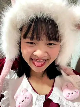 Snapshot of Daisy018 chatting on October 15, 2025, 6:02 am Daisy018 online show from October 15, 2025, 6:02 am