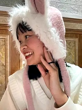 Snapshot of Daisy018 chatting on November 18, 2025, 4:17 am Daisy018 online show from November 18, 2025, 4:17 am