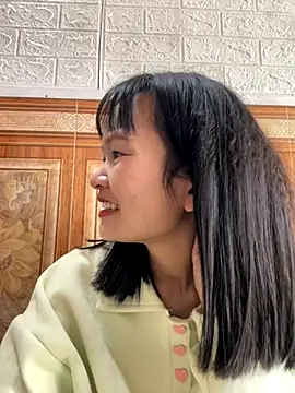 Snapshot of Daisy018 chatting on November 23, 2025, 5:18 am Daisy018 online show from November 23, 2025, 5:18 am