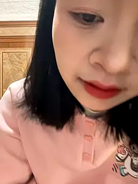 Snapshot of Daisy018 chatting on December 2, 2025, 2:17 am Daisy018 online show from December 2, 2025, 2:17 am