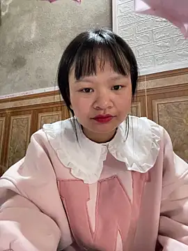 Snapshot of Daisy018 chatting on December 19, 2025, 6:53 am Daisy018 online show from December 19, 2025, 6:53 am