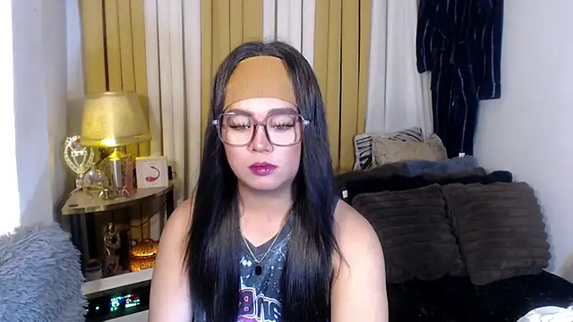 YourSweet-mich online show from May 18, 2026, 2:56 pm