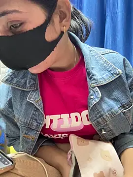 Snapshot of Hot_Jaanvi_ chatting on February 6, 2026, 12:15 am Hot Jaanvi online show from February 6, 2026, 12:15 am