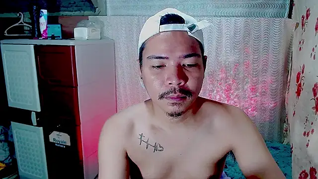 Snapshot of MANIACasianX chatting on October 17, 2025, 10:45 pm MANIACasianX online show from October 17, 2025, 10:45 pm