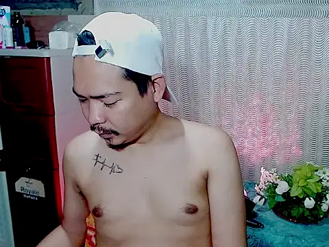 Snapshot of MANIACasianX chatting on October 20, 2025, 9:32 am MANIACasianX online show from October 20, 2025, 9:32 am