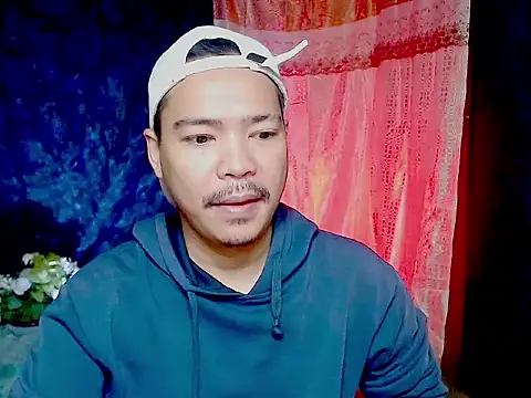 Snapshot of MANIACasianX chatting on November 10, 2025, 8:30 pm MANIACasianX online show from November 10, 2025, 8:30 pm