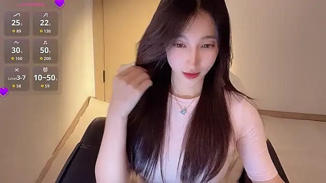 Snapshot of Seraphina-se chatting on March 7, 2026, 12:57 pm Seraphina-se online show from March 7, 2026, 12:57 pm