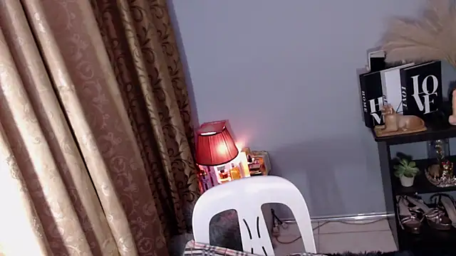 Snapshot of wild_flowerx chatting on February 19, 2026, 12:12 pm wild flowerx online show from February 19, 2026, 12:12 pm