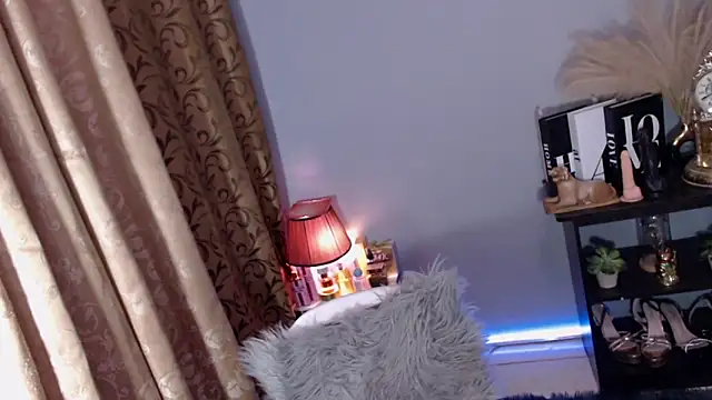 Snapshot of wild_flowerx chatting on February 26, 2026, 5:17 am wild flowerx online show from February 26, 2026, 5:17 am