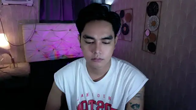 Snapshot of JakeXolsen chatting on November 9, 2025, 6:17 pm JakeXolsen online show from November 9, 2025, 6:17 pm