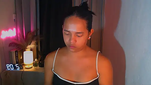 Snapshot of Lorainnelustts chatting on December 19, 2025, 4:52 am Lorainnelustts online show from December 19, 2025, 4:52 am